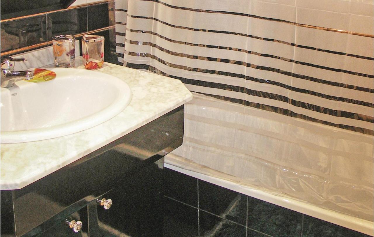 2 Bedroom Nice Apartment In Guardamar Del Segura Ngoại thất bức ảnh